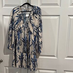 H&M RARE Navy and Cream Floral plisser dress